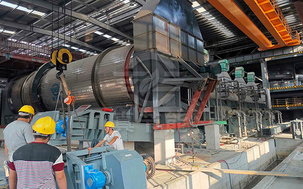 大型污泥烘干機安裝現(xiàn)場